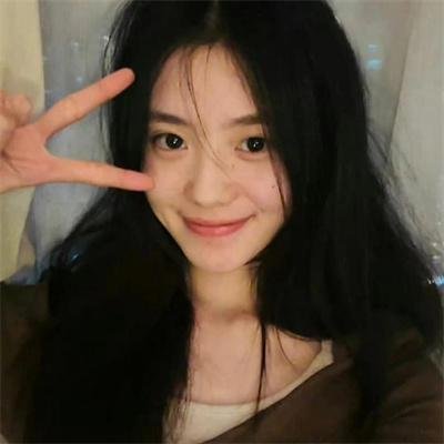 橘衫男子的画像